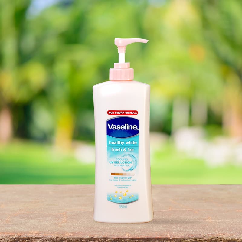 Sữa dưỡng thể sáng da Vaseline